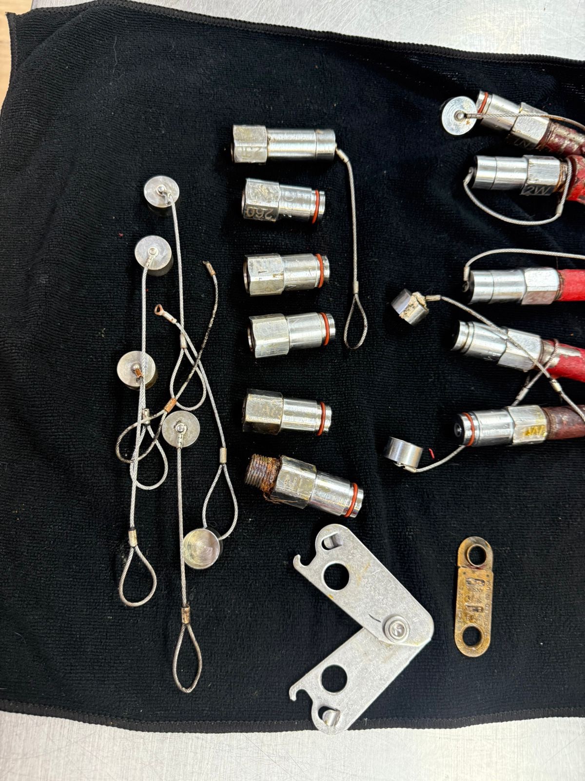 Piezas y accesorios para extintores